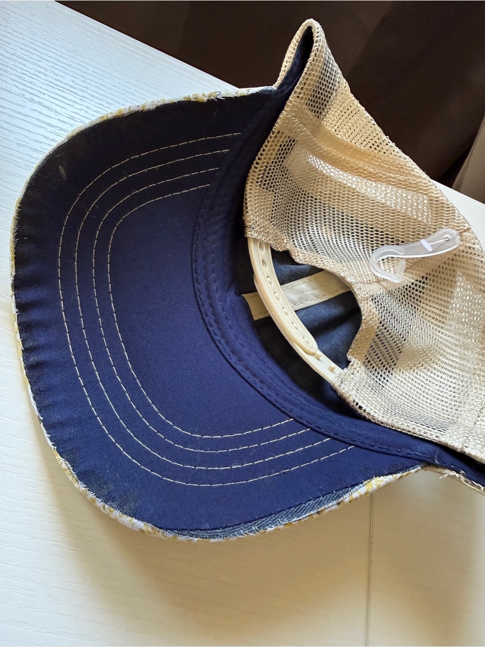 Bee Patch Trucker Hat With Floral Bill Mesh SnapBack Adjustable OS NWOT - Picture 3 of 4